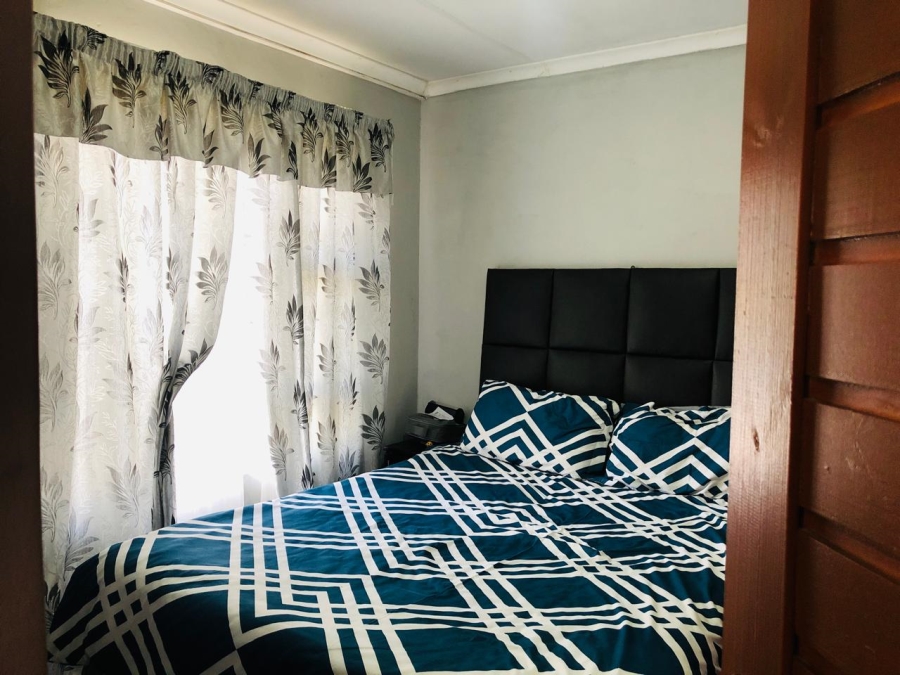 2 Bedroom Property for Sale in Kwa Nobuhle Eastern Cape